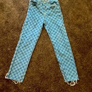 I’m selling baggy checkered jeans.